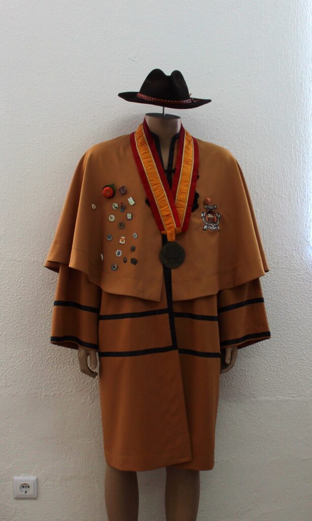 Confraria do Anho Assado com Arroz de Forno - Traje e Medalhão